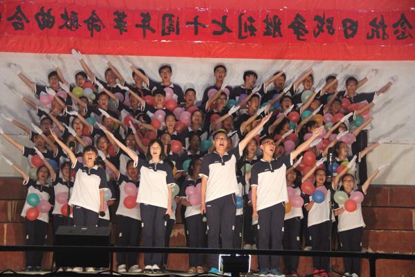 我校举办“纪念抗日战争胜利70周年”革命歌曲合唱比赛